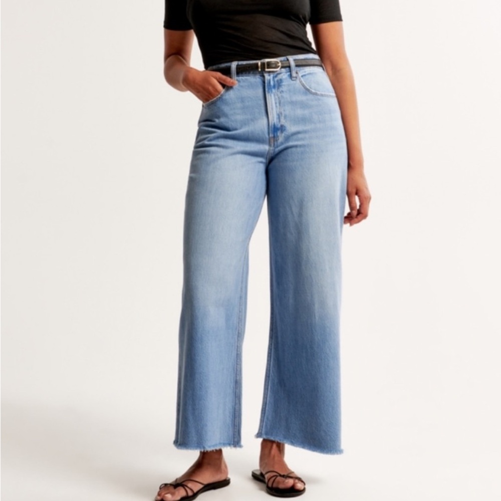 Abercrombie The Crop Wide Leg High Rise Curve Love Jeans